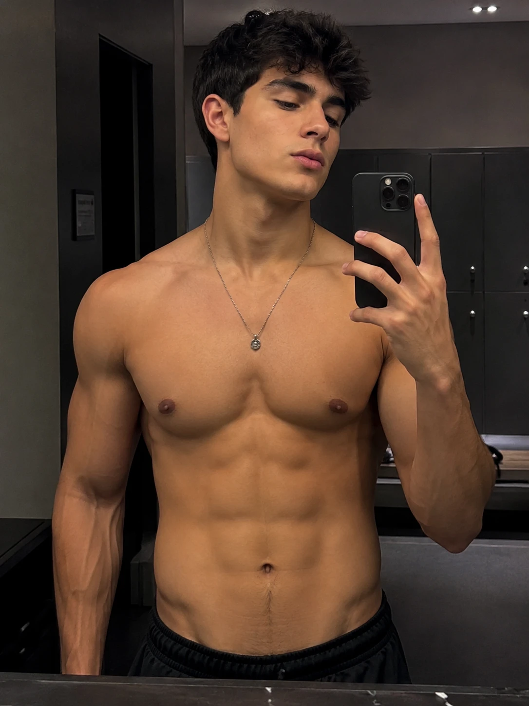 marcos reyes 🌼 thumbnail