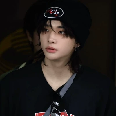 Hwang Hyunjin thumbnail