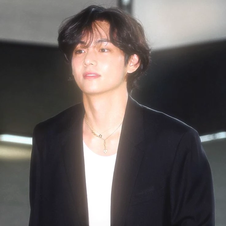 Kim Taehyung - V BTS thumbnail