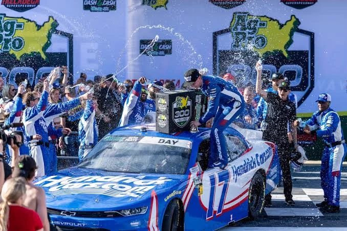 O'Reilly Auto Parts Series Career thumbnail
