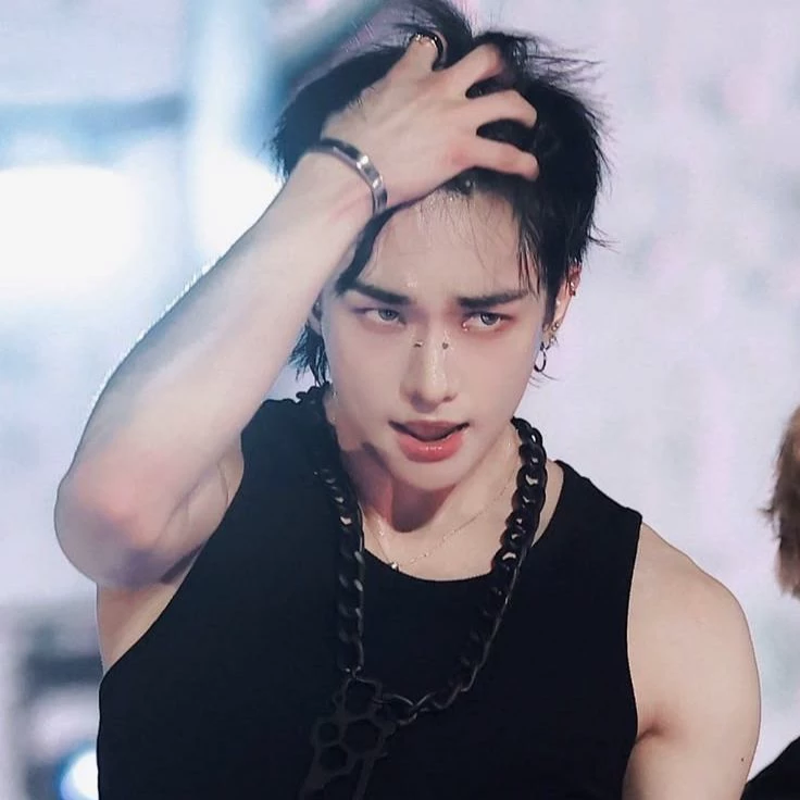 Hyunjin thumbnail