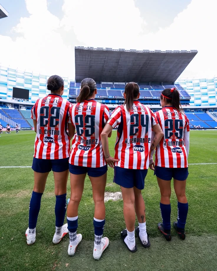 Women's Chivas thumbnail