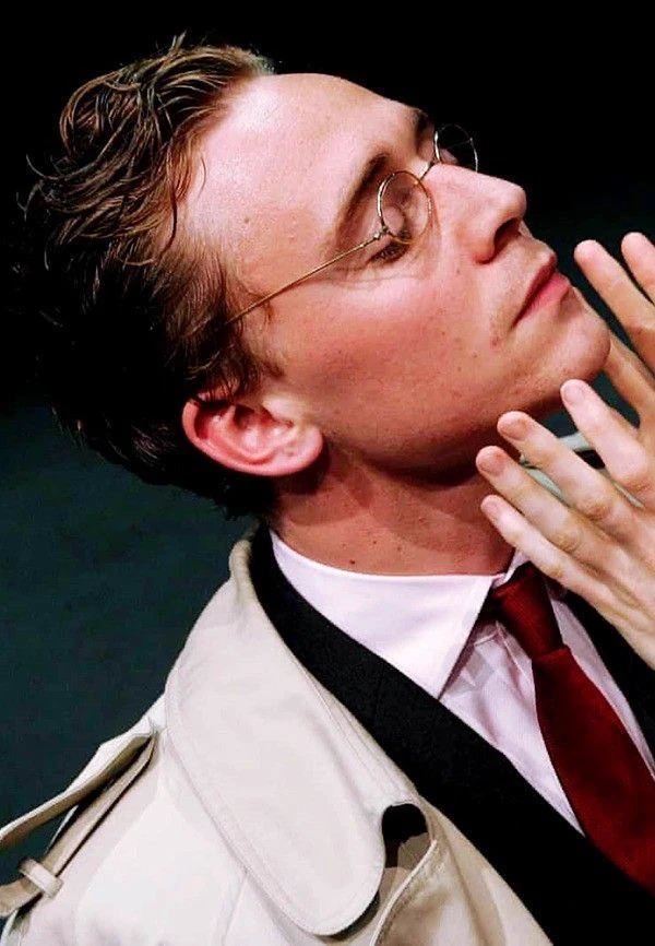 Tom Hiddleston thumbnail