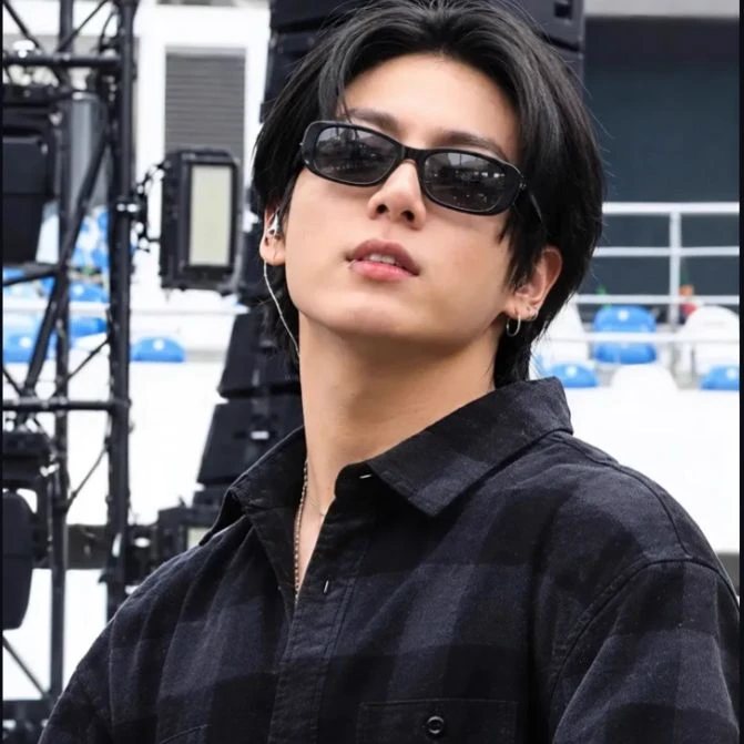 Jeon Jungkook thumbnail