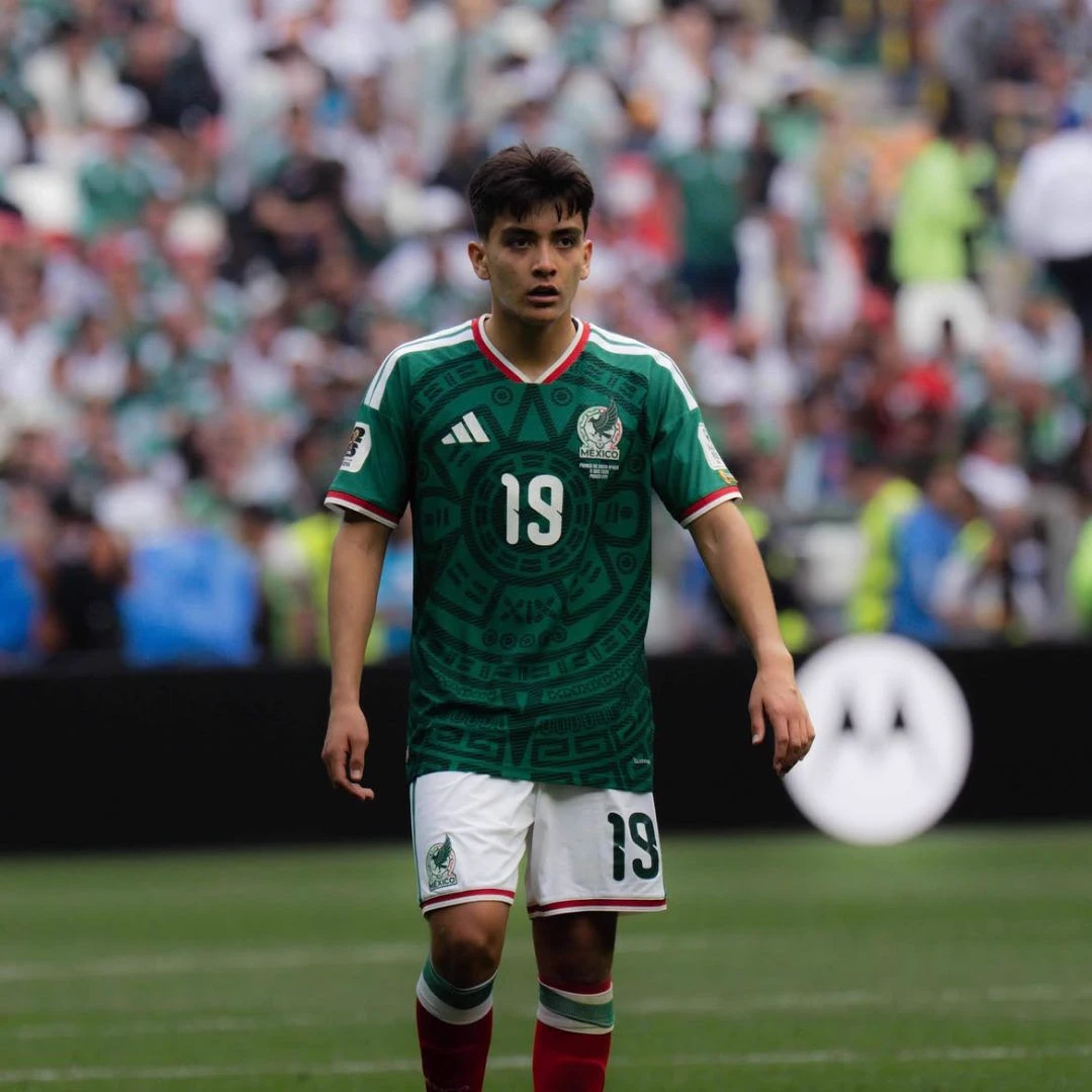 Gilberto Mora thumbnail