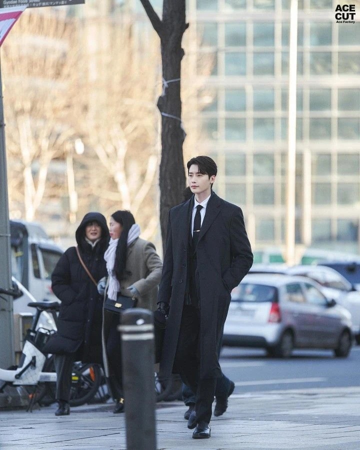 Lee jong suk thumbnail