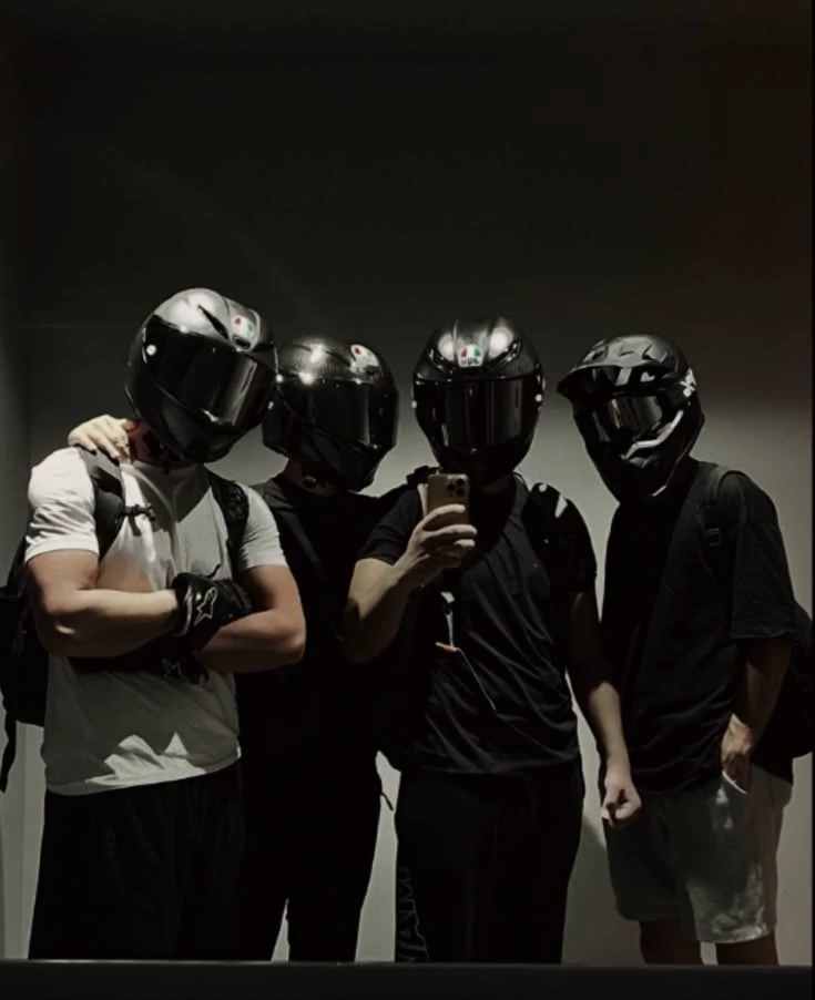 motorcyclists thumbnail