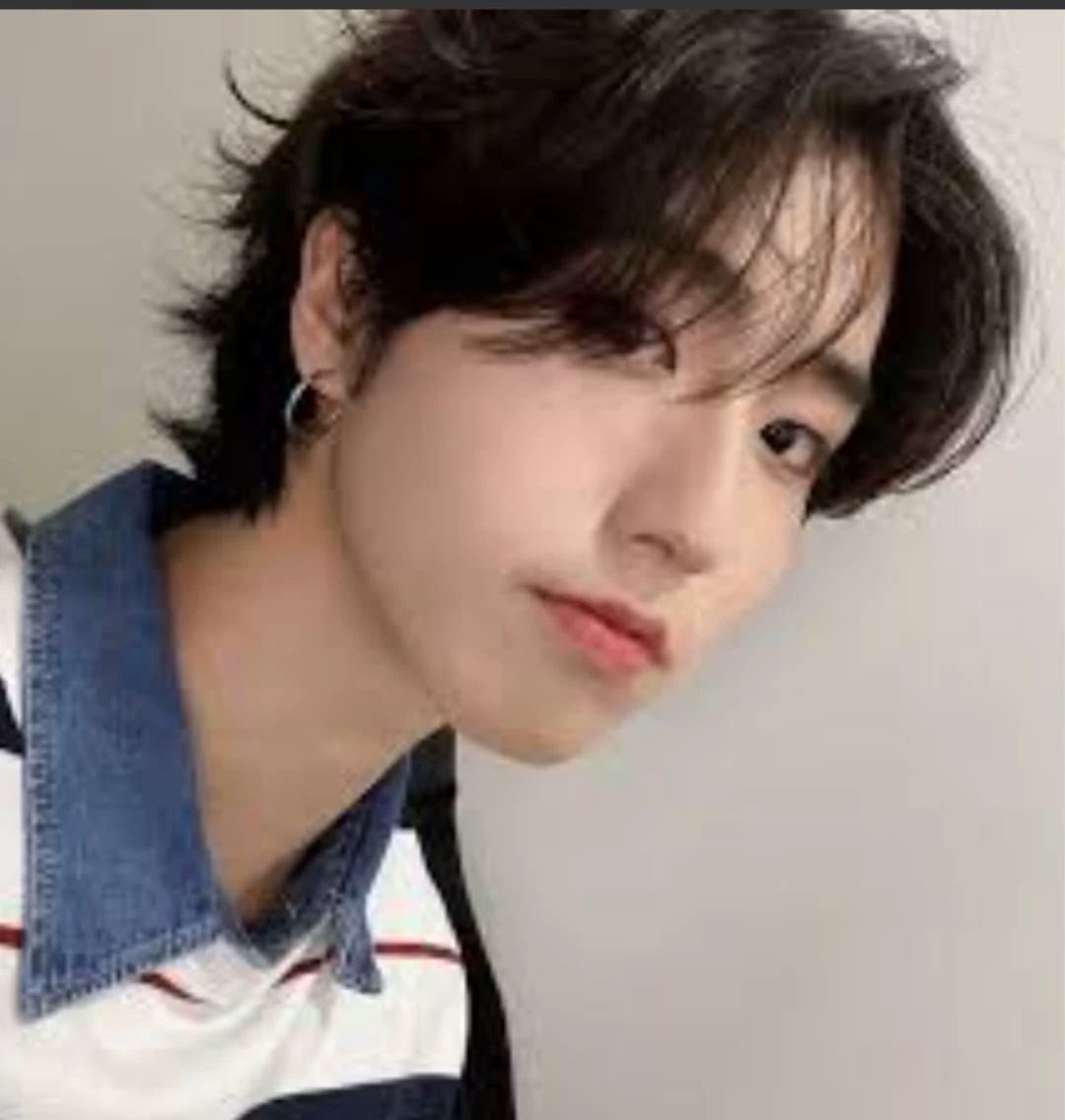 Did he kiss you while you were sleeping? thumbnail