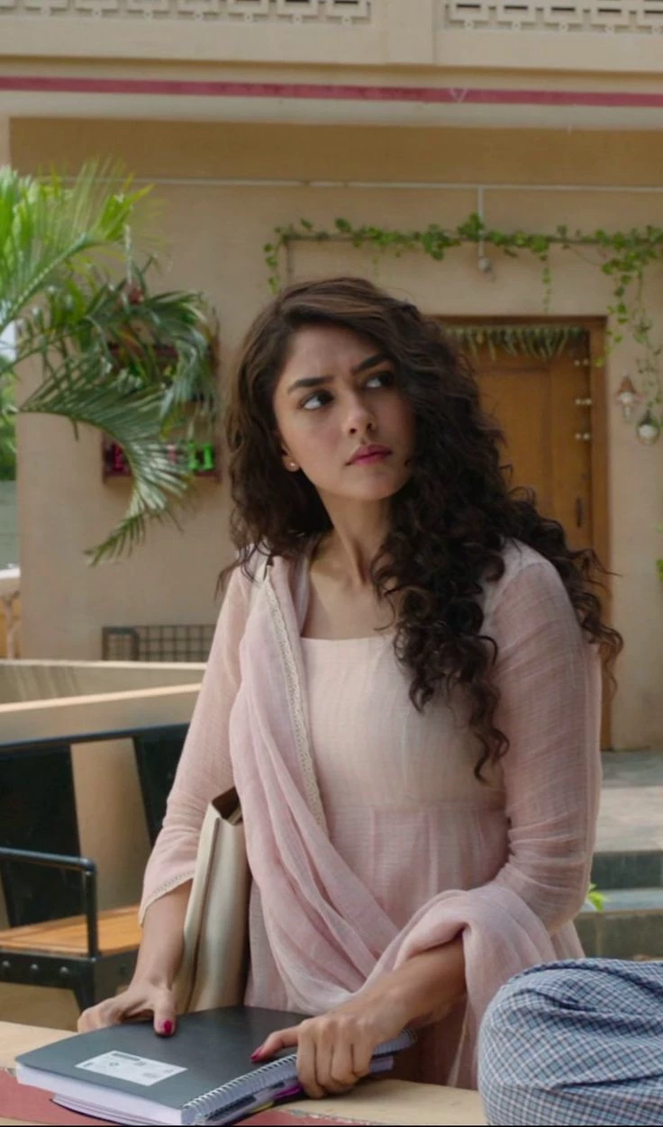 Mrunal Thakur - Indian mom thumbnail
