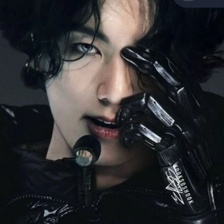 Model- Jungkook🖤 thumbnail