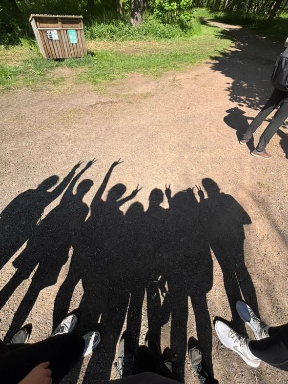 A group of friends, but another pink-me? thumbnail