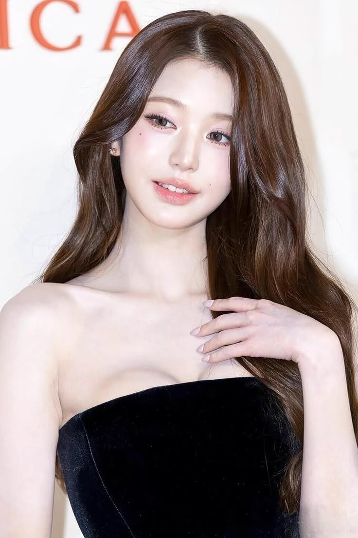 Wonyoung Ive thumbnail