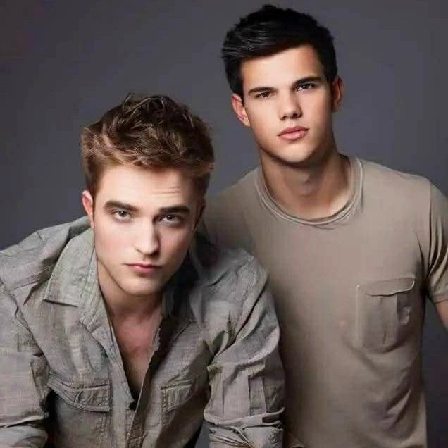 Jacob and a Cullen? thumbnail