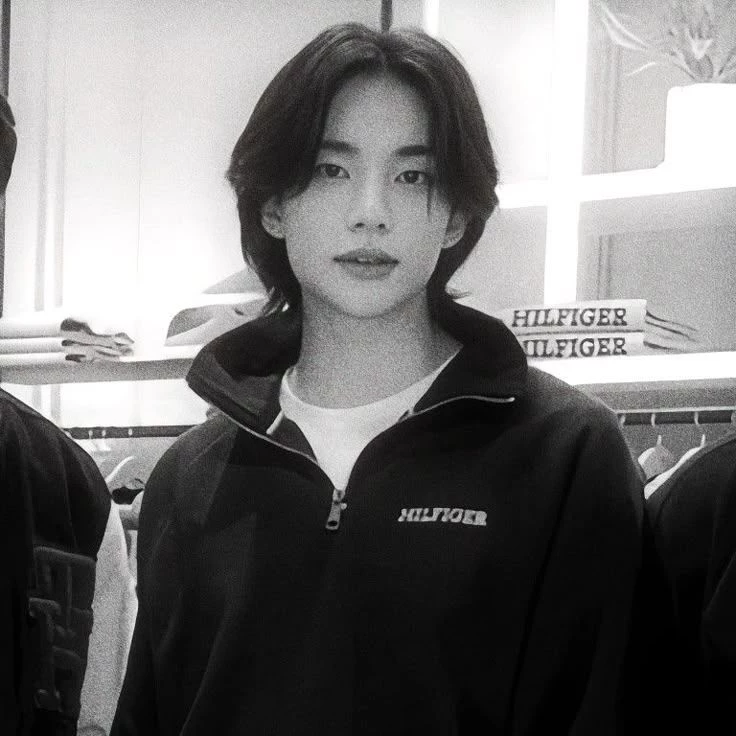 Hyunjin thumbnail