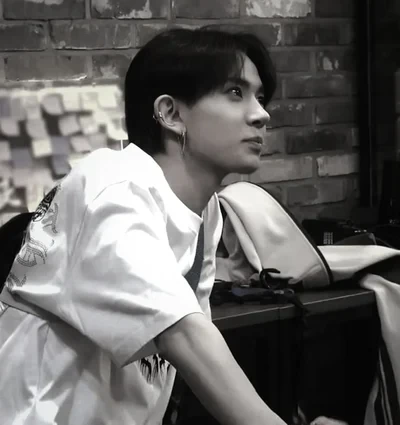 Lee Heeseung thumbnail
