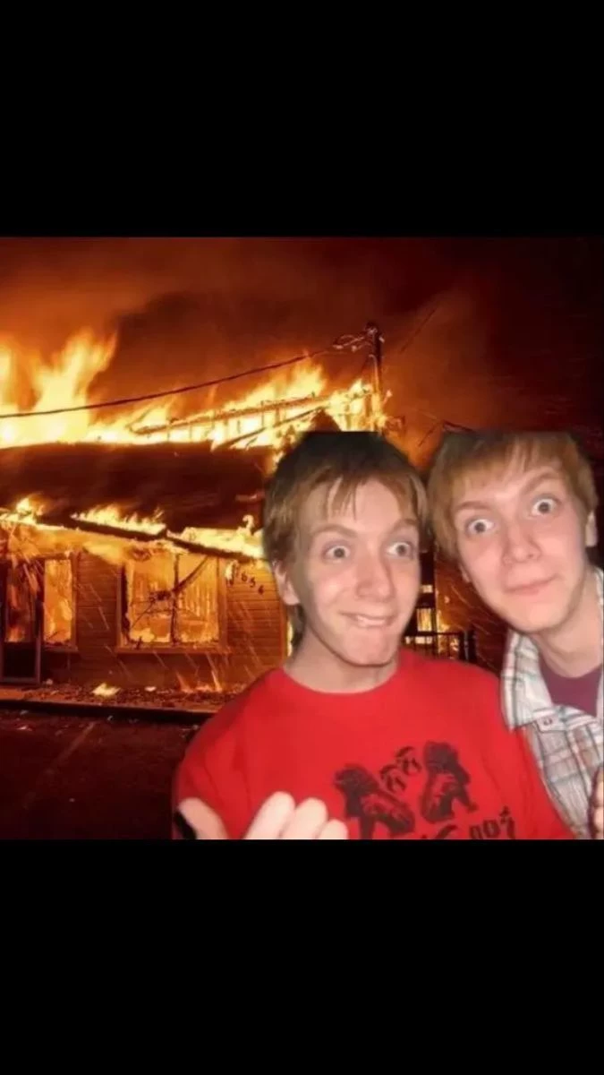 George and Fred Weasley thumbnail