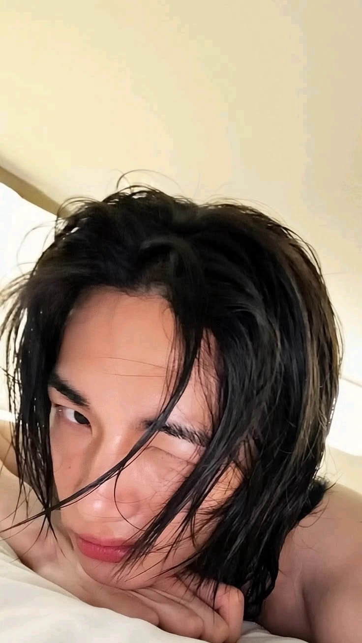 hyunjin thumbnail