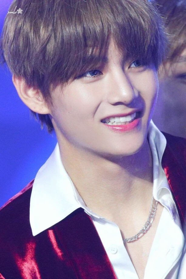 Kim Taehyung 🩷  thumbnail