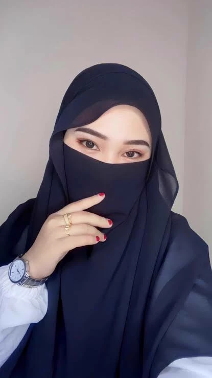 Nisa (friend wearing hijab) thumbnail