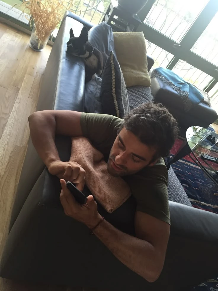Oscar Isaac thumbnail