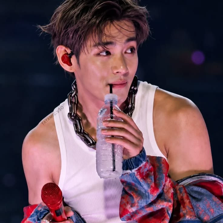 Kim Taehyung thumbnail