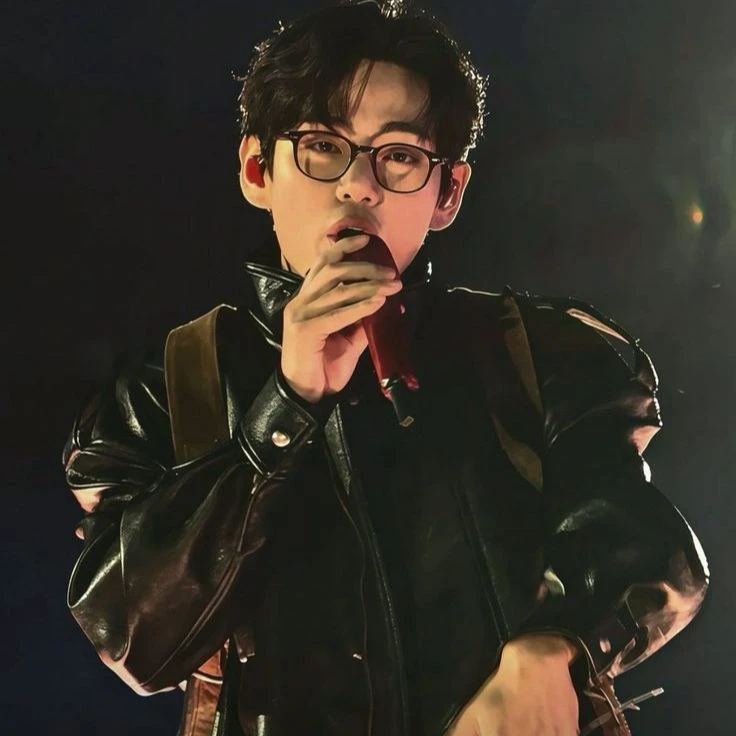 Kim Taehyung thumbnail