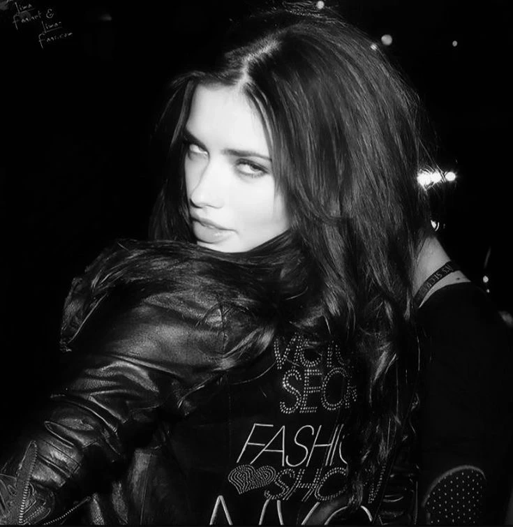 Adriana Lima thumbnail