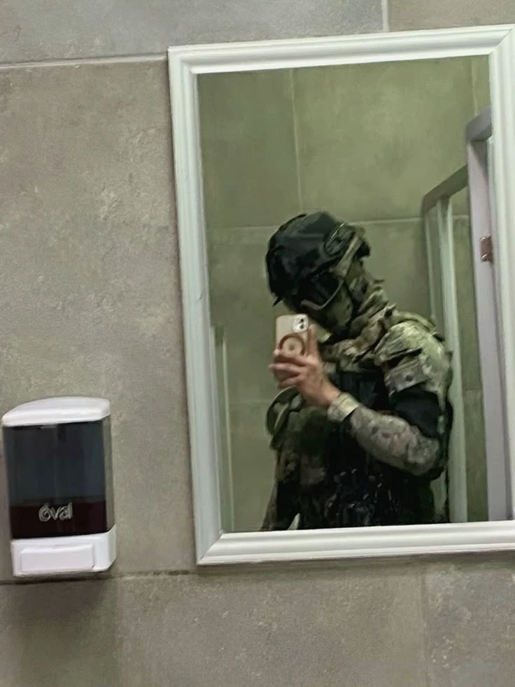 anlayışlı asker. thumbnail