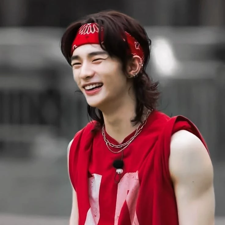 Hyunjin thumbnail