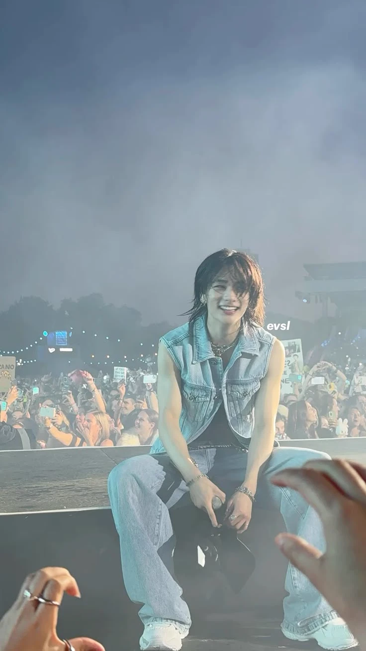 Hyunjin thumbnail