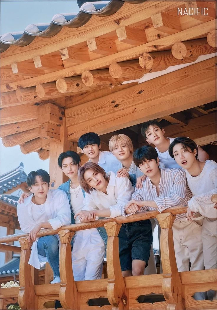 Stray kids thumbnail