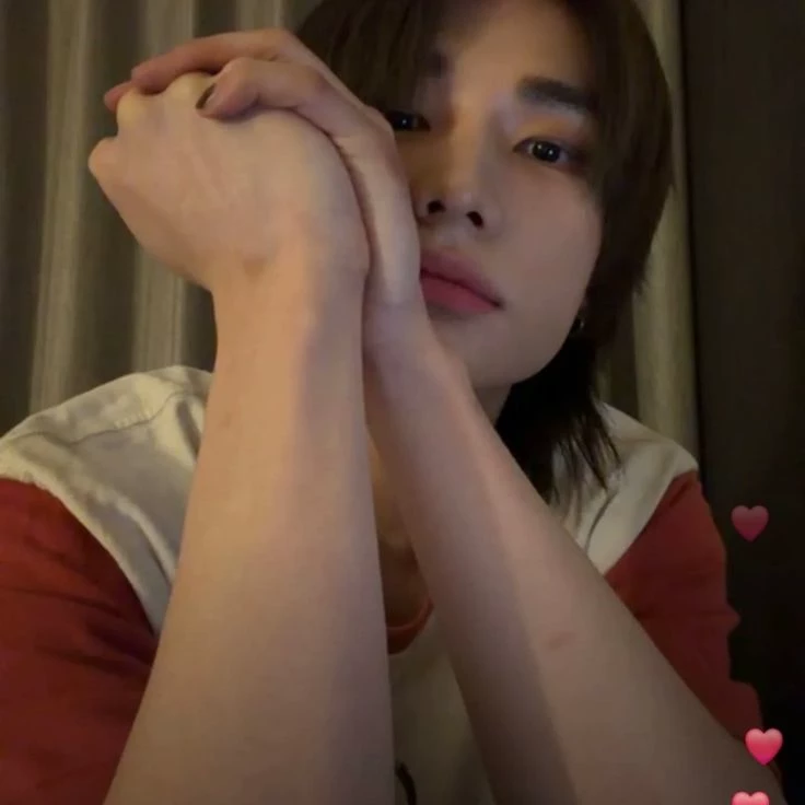 hyunjin thumbnail