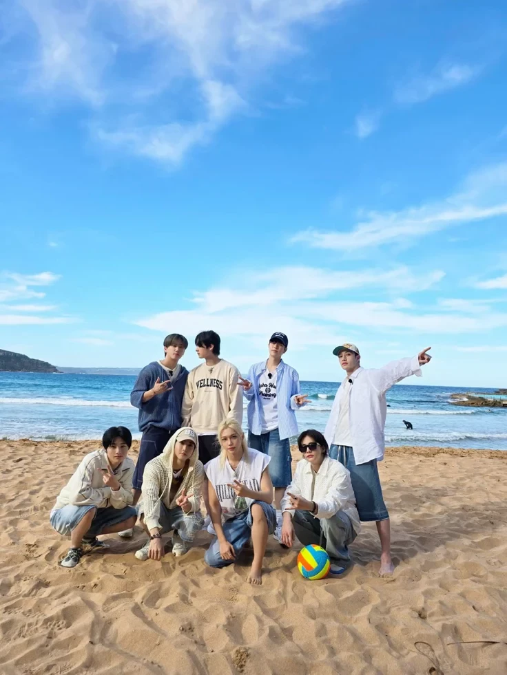 stray kids thumbnail