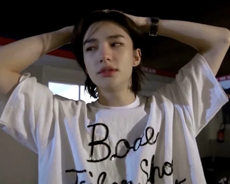hyunjin thumbnail