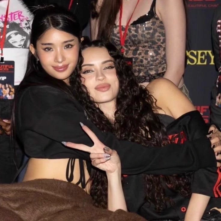 Daniela and Sophia-GL/WLW thumbnail