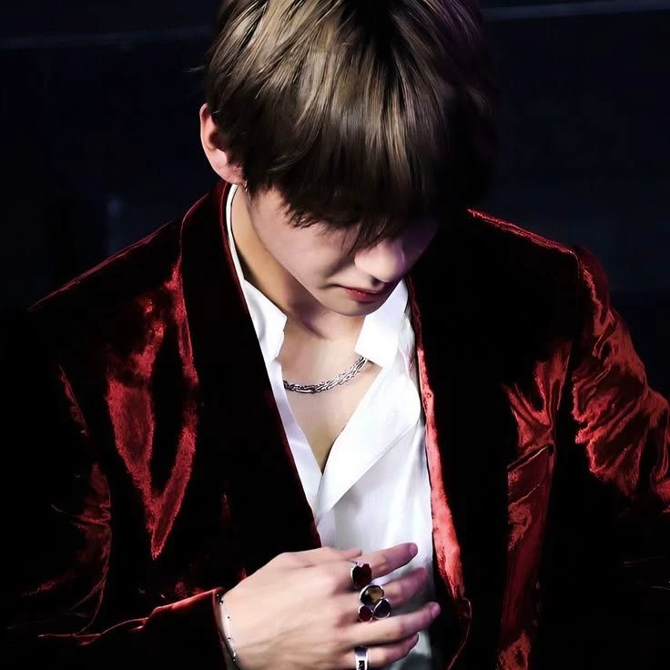 Kim Taehyung thumbnail