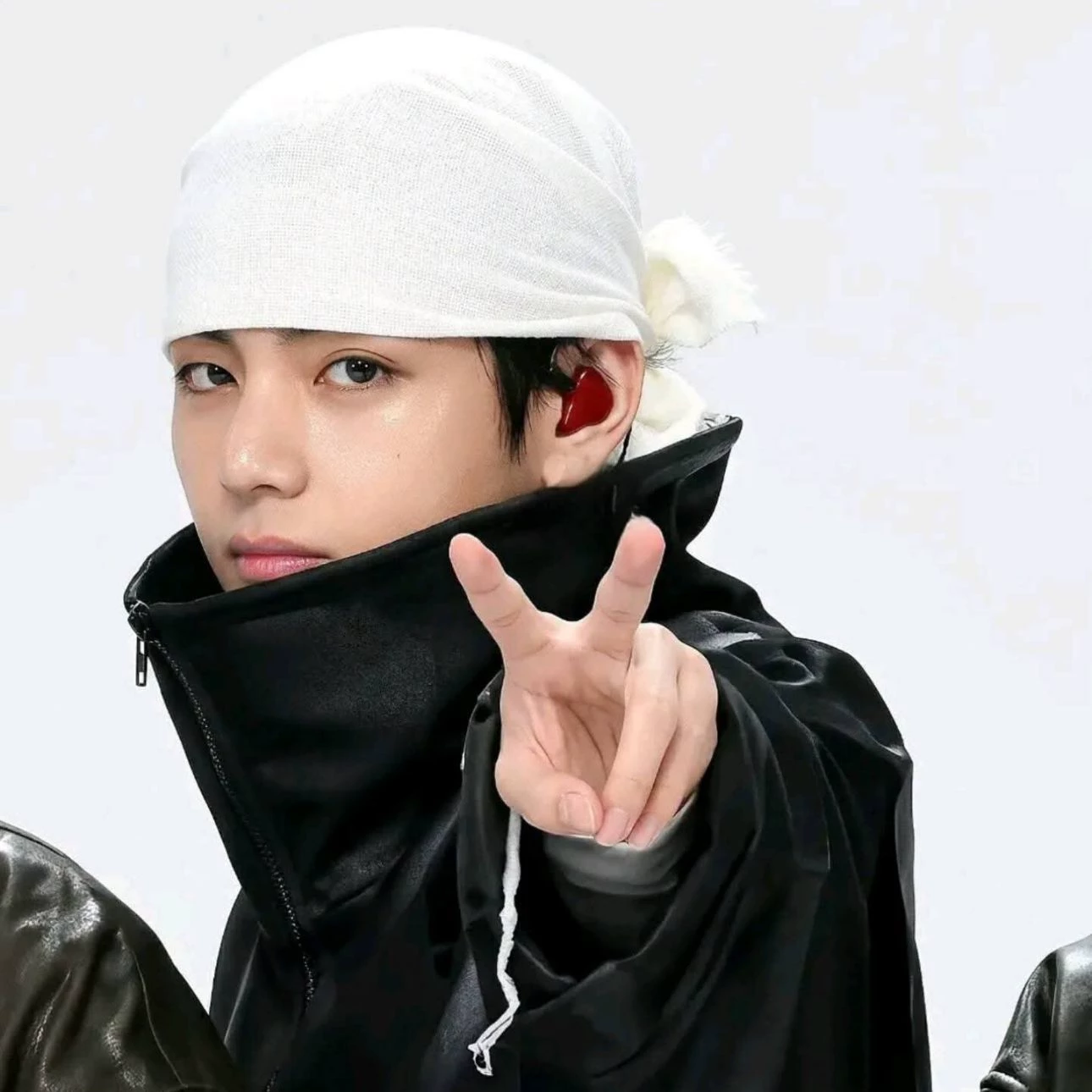Kim Taehyung thumbnail