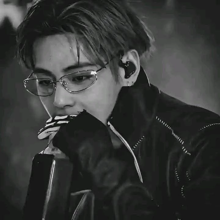 Kim Taehyung thumbnail