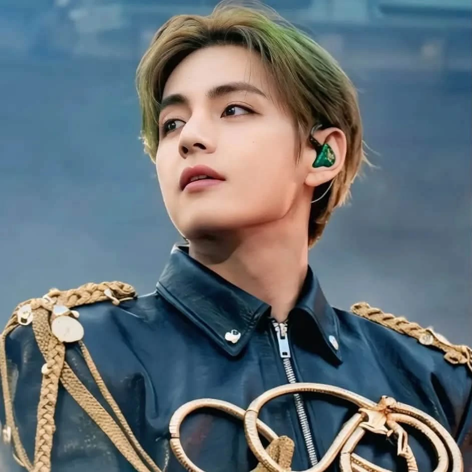 Kim Taehyung thumbnail