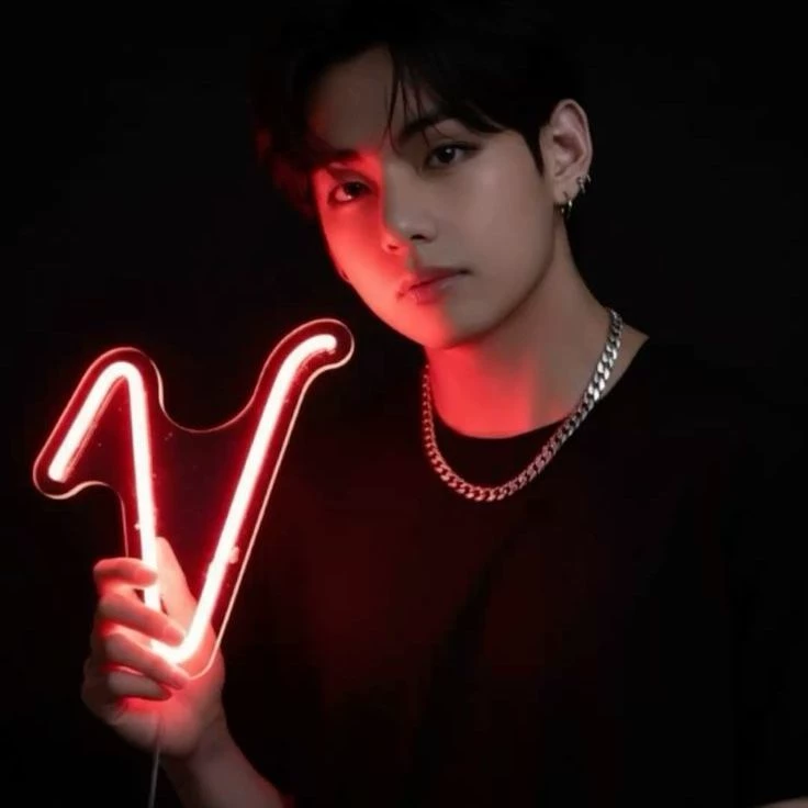 Kim Taehyung thumbnail
