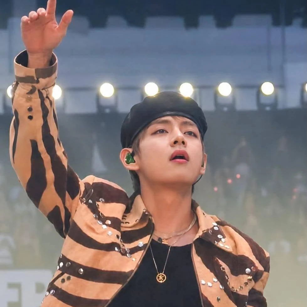 Kim Taehyung thumbnail