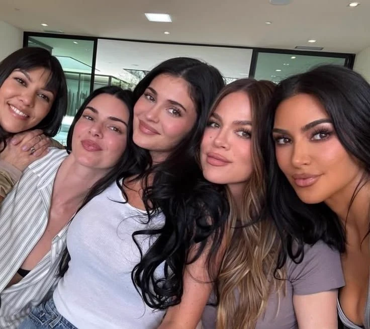 Kardashian's Jenner's  thumbnail