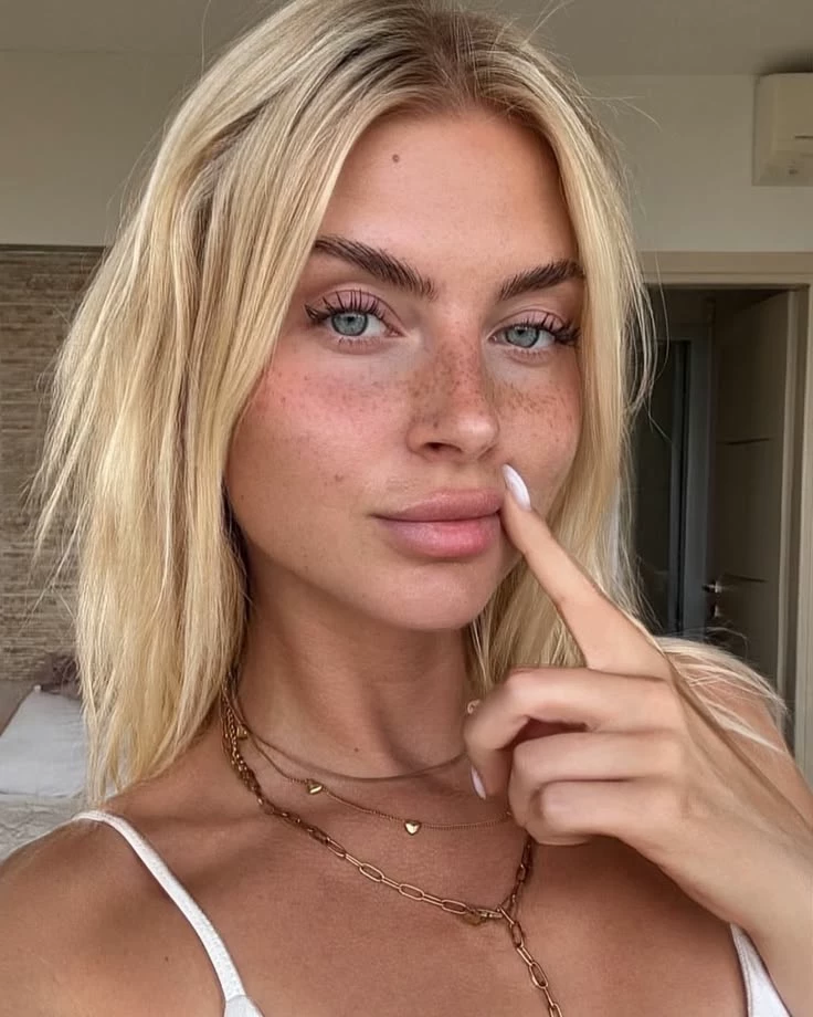 Lia Engel thumbnail