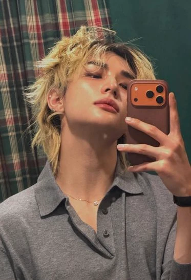 Hyunjin thumbnail