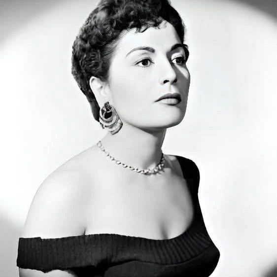 Ofelia Guilmain (Ofelia Puerta Guilmain) Naturalized Mexican Spanish Actress thumbnail