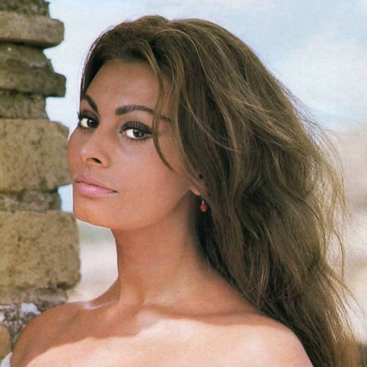 Sofía Loren (Sofía Constanza Brígida Villani Scicolone) Italian actress thumbnail