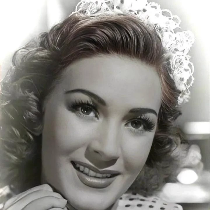 Amparito Arozamena (María Amparo Arozamena Sánchez) Actress thumbnail