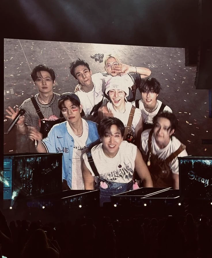 Stray Kids thumbnail