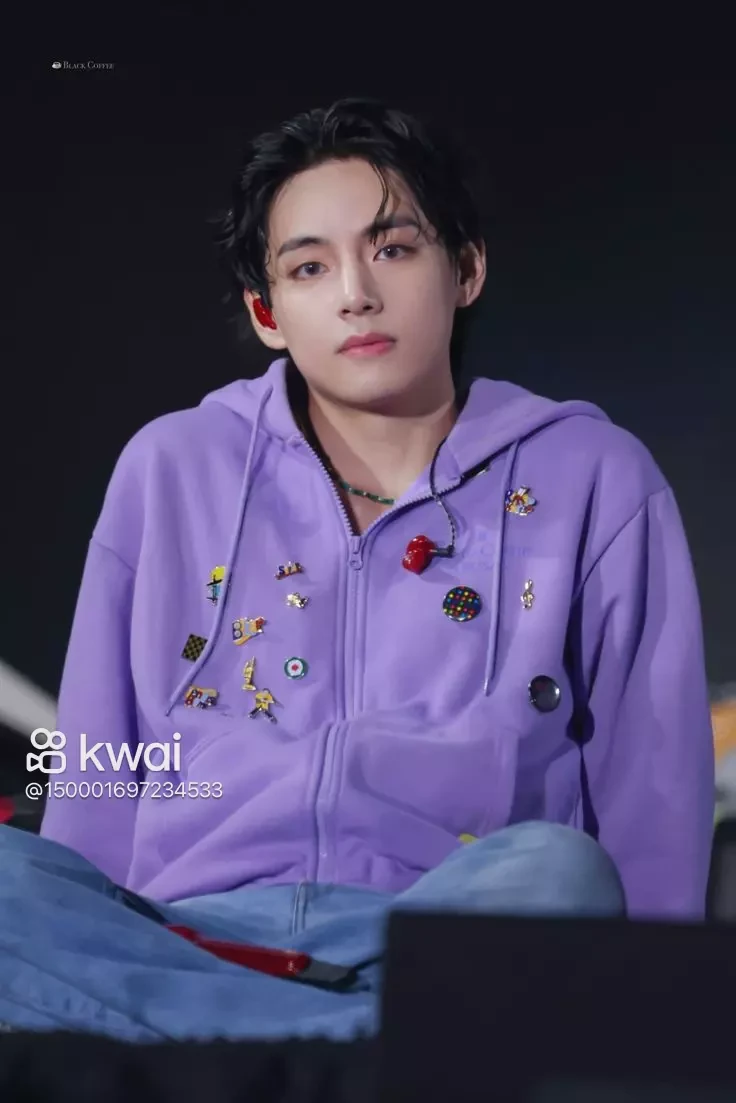 Kim Taehyung= chefe da máfia  coreana  mais poderosa e perigosa do mundo  e CEO  thumbnail