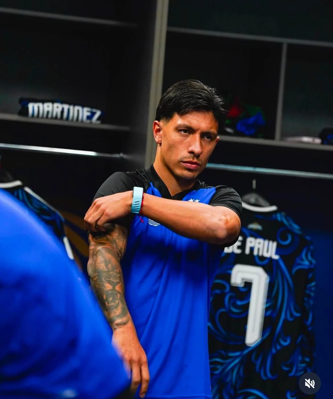 Lisandro Martínez thumbnail